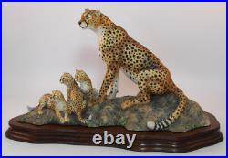Border Fine Arts Ltd Ed Figure Cheetah Family Mother & Cubs On Plinth 1990s VGC