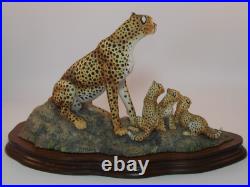 Border Fine Arts Ltd Ed Figure Cheetah Family Mother & Cubs On Plinth 1990s VGC