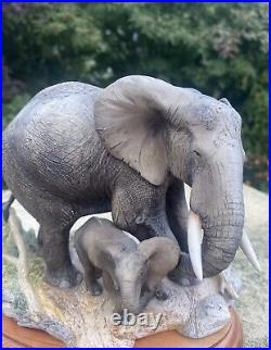 Border Fine Arts' Mother's Care' Elephant figurine B003 593/1250 by R. T. Roberts