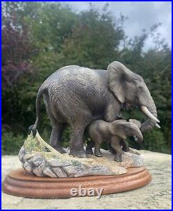 Border Fine Arts' Mother's Care' Elephant figurine B003 593/1250 by R. T. Roberts