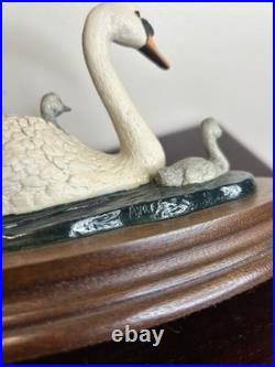 Border Fine Arts Mute Swan & Cygnets N164 Hand Made Scotland Wildlife Figurine