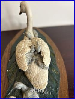 Border Fine Arts Mute Swan & Cygnets N164 Hand Made Scotland Wildlife Figurine
