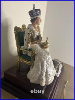 Border Fine Arts Newly Crowned Queen Elizabeth II Rare Piece Sceptre Hand Broke