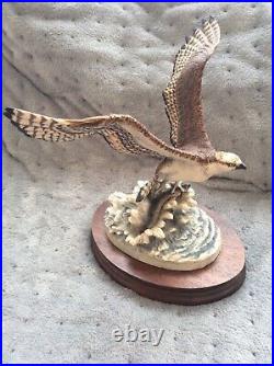 Border Fine Arts Osprey Catching A Fish By Ray Ayres 1983