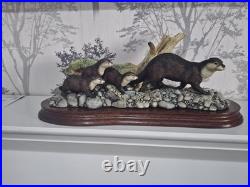 Border Fine Arts Otter Family'Keeping Up' B0333 Mounted Ceramic Figurine