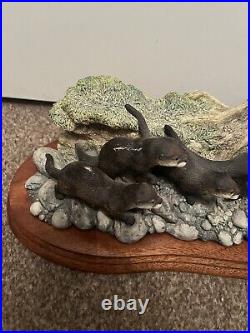 Border Fine Arts Otter Family Keeping Up Figurine 1998 B0333 Limited Edition