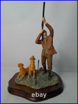 Border Fine Arts REACHING FOR HIGH BIRD Figurine Yellow Labradors 108A Ray Ayres