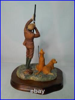 Border Fine Arts REACHING FOR HIGH BIRD Figurine Yellow Labradors 108A Ray Ayres