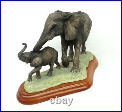 Border Fine Arts Rare Wild World A5409 Elephant & Baby Young Calf Sculpture 2004