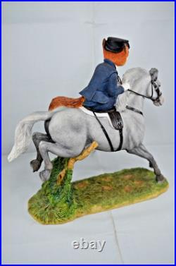 Border Fine Arts Reynard The Fox Figure Lady Camilla A20111