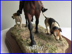 Border Fine Arts Sculpture. Collecting The Hounds