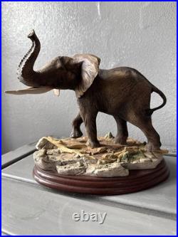 Border Fine Arts Sculpture Herd Bull By R J Roberts (467/1250) With Certificate