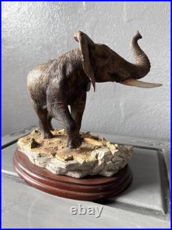 Border Fine Arts Sculpture Herd Bull By R J Roberts (467/1250) With Certificate