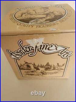 Border Fine Arts Seated Rabbit #JB4 Judy Boyt 1983 Perfect and Original Box