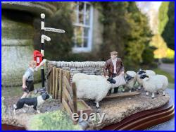 Border Fine Arts Studio Model'Close T'Gate', model No. A8914