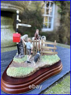 Border Fine Arts Studio Model'Close T'Gate', model No. A8914