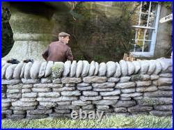 Border Fine Arts Studio Model'Close T'Gate', model No. A8914