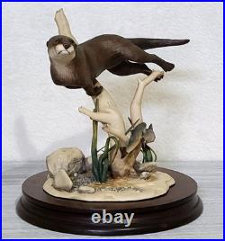 Border Fine Arts Vintage Otter & Trout Figurine by Elizabeth Waugh no. WW5