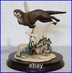 Border Fine Arts Vintage Otter & Trout Figurine by Elizabeth Waugh no. WW5