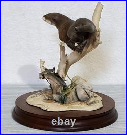 Border Fine Arts Vintage Otter & Trout Figurine by Elizabeth Waugh no. WW5