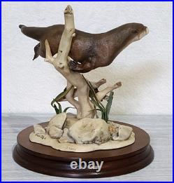 Border Fine Arts Vintage Otter & Trout Figurine by Elizabeth Waugh no. WW5