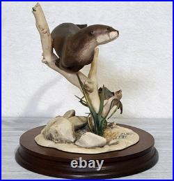 Border Fine Arts Vintage Otter & Trout Figurine by Elizabeth Waugh no. WW5