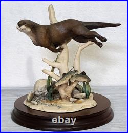 Border Fine Arts Vintage Otter & Trout Figurine by Elizabeth Waugh no. WW5