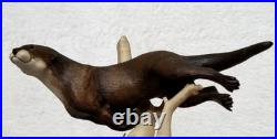 Border Fine Arts Vintage Otter & Trout Figurine by Elizabeth Waugh no. WW5