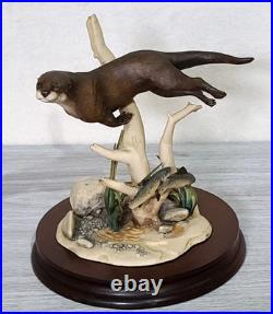 Border Fine Arts Vintage Otter & Trout Figurine by Elizabeth Waugh no. WW5
