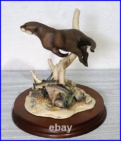 Border Fine Arts Vintage Otter & Trout Figurine by Elizabeth Waugh no. WW5
