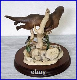 Border Fine Arts Vintage Otter & Trout Figurine by Elizabeth Waugh no. WW5