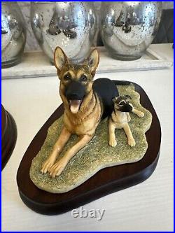 Border Fine Arts large German Shepherd Dog Margaret Turner MT06 With Pup 203