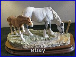 Border fine arts Very Rare Horse Gently Grazing By Ray Ayres, LTD EDT Of 350