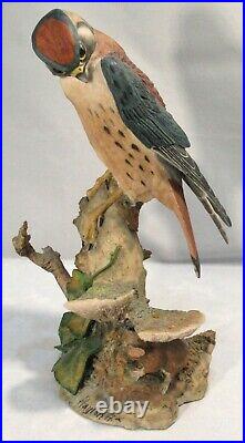 Border fine arts -Very Rare USA version Bird Kestrel and Mouse L600 Hayton