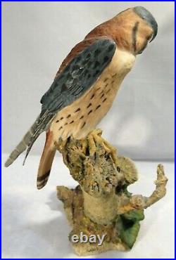 Border fine arts -Very Rare USA version Bird Kestrel and Mouse L600 Hayton