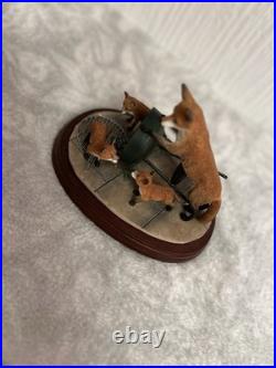 Border fine arts ornament family bbq with foxes A8786 Excellent Condition