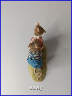 Brambly Hedge BH66 Teasel & Clover Border Fine Arts 6cm Height