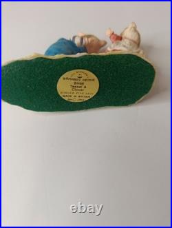 Brambly Hedge BH66 Teasel & Clover Border Fine Arts 6cm Height