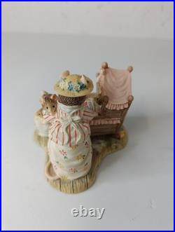 Brambly Hedge BH71 lady Woodmouse looking in the cradle border fine arts