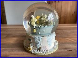 Brambly Hedge Border Fine Arts Babies in the Bath Snow / Water Globe Sample