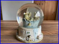 Brambly Hedge Border Fine Arts Babies in the Bath Snow / Water Globe Sample