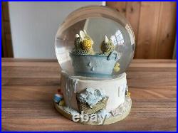 Brambly Hedge Border Fine Arts Babies in the Bath Snow / Water Globe Sample