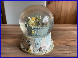 Brambly Hedge Border Fine Arts Babies in the Bath Snow / Water Globe Sample