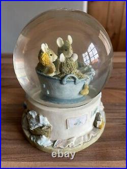 Brambly Hedge Border Fine Arts Babies in the Bath Snow / Water Globe Sample