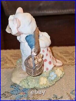 Brambly Hedge Border Fine Arts Figure BHF07 Poppy carry pails boxed