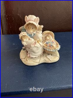 Brambly Hedge Border Fine Arts Poppy and Babies BH70