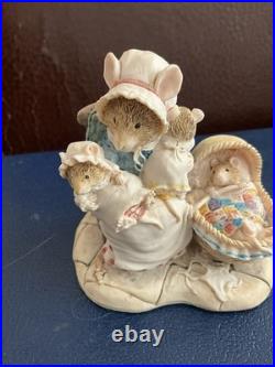Brambly Hedge Border Fine Arts Poppy and Babies BH70