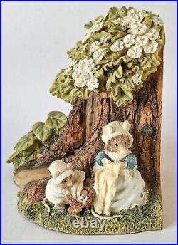 Brambly Hedge Border Fine Arts Poppy and Babies Bookends BHB01