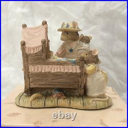 Brambly Hedge Border Fine Arts Rare Lady Woodmouse looking in the Cradle BH71