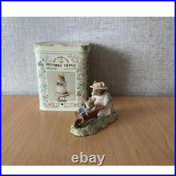 Brambly Hedge Border Fine Arts figure Mrs Apple and Wilfred BH65 with Tin Rare